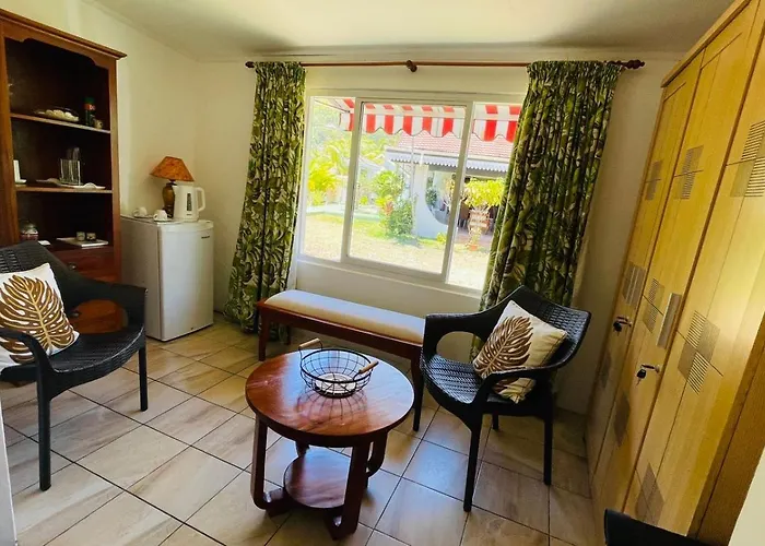Chalet Caballero Au Cap (Mahe)